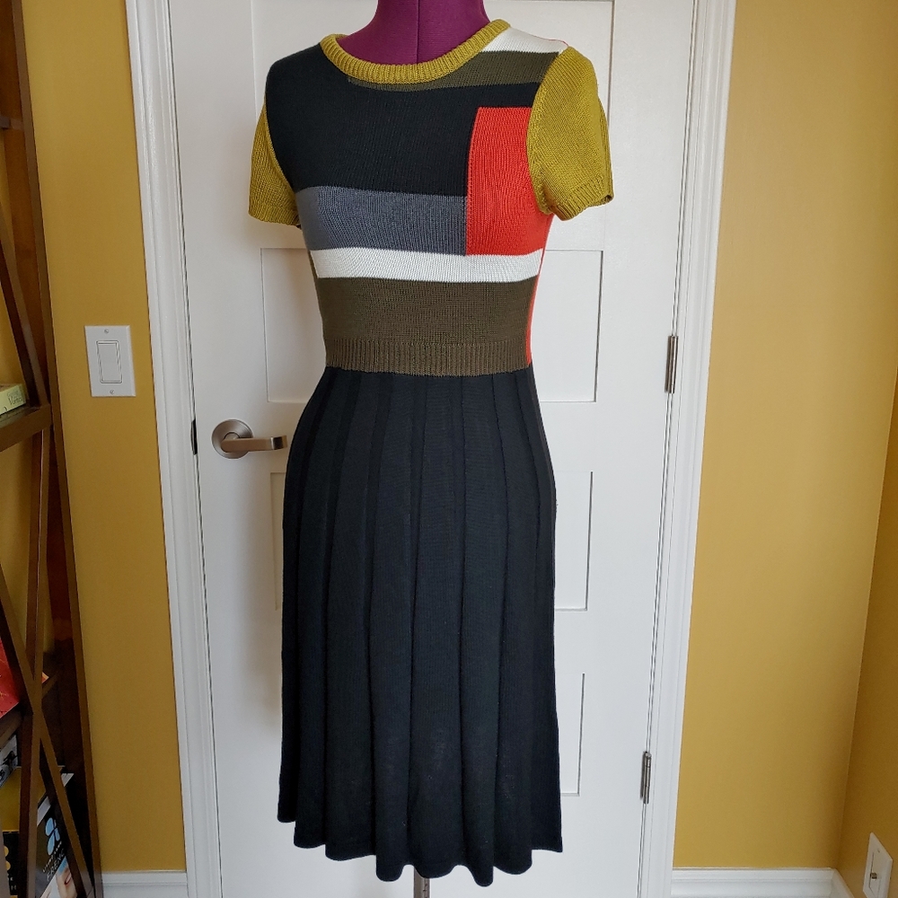 Colorblock knit dress